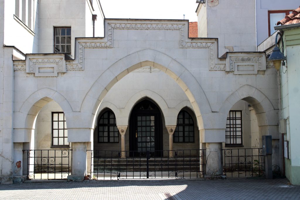 Synagoge, Arkaden.