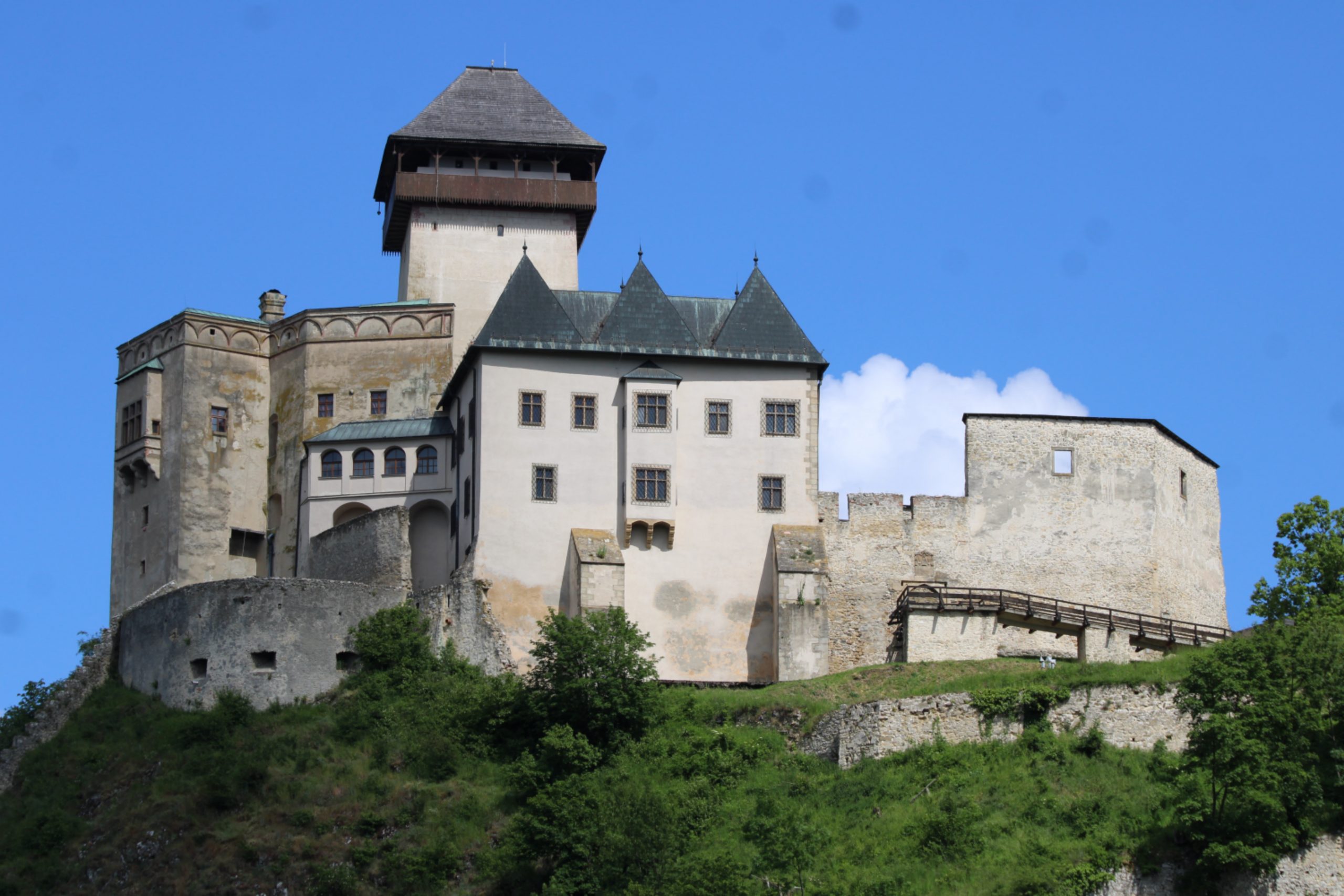 Burg, Hochschloss mit Matthias-Turm (Matúšová veža), 13.–15. Jahrhundert.